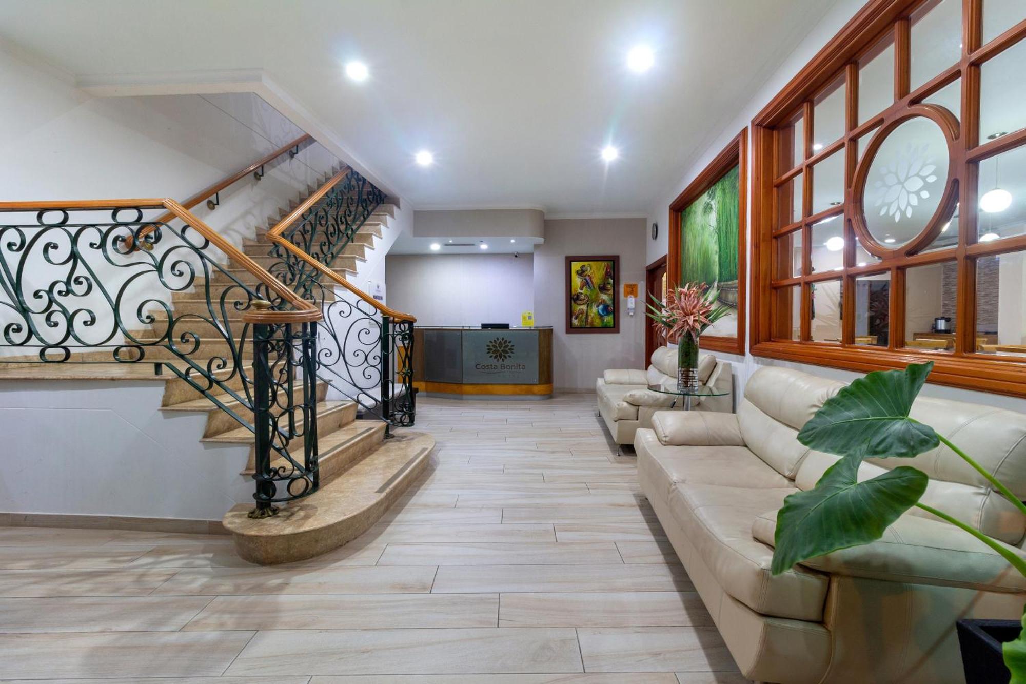 Costa Bonita Hotel